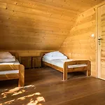 캠프장 Osrodek Wypoczynek Wodnik 루치아네 니다