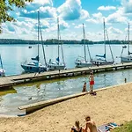 Osrodek Wypoczynek Wodnik 캠프장 루치아네 니다